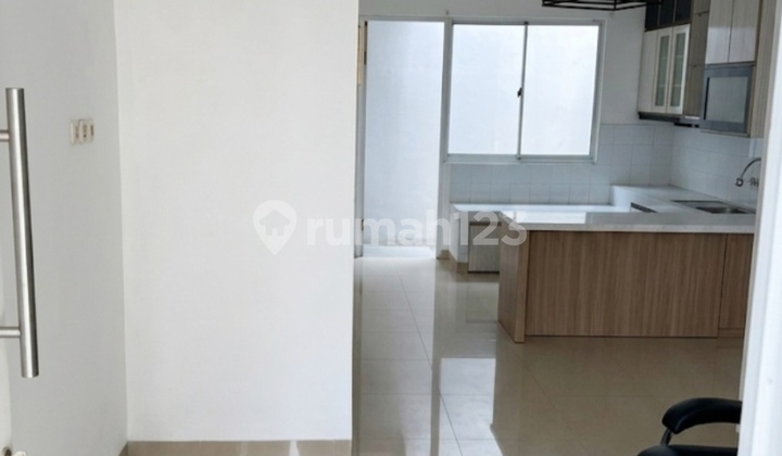 Rumah Rapi Siap Huni Casa Jardin Residence Jakarta Barat - foto 1