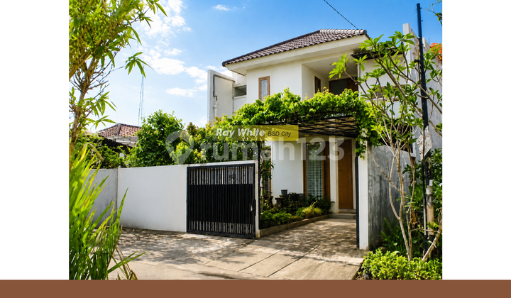 Rumah 2 Lantai di Meruya Selatan, Kembangan, Jakarta Barat - foto 1