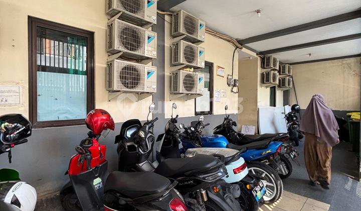 Dijual Kost Murah Tomang 60 Kamar Dekat Untar & Trisakti - Roi 9% Net Income 1M/Thn - foto 1