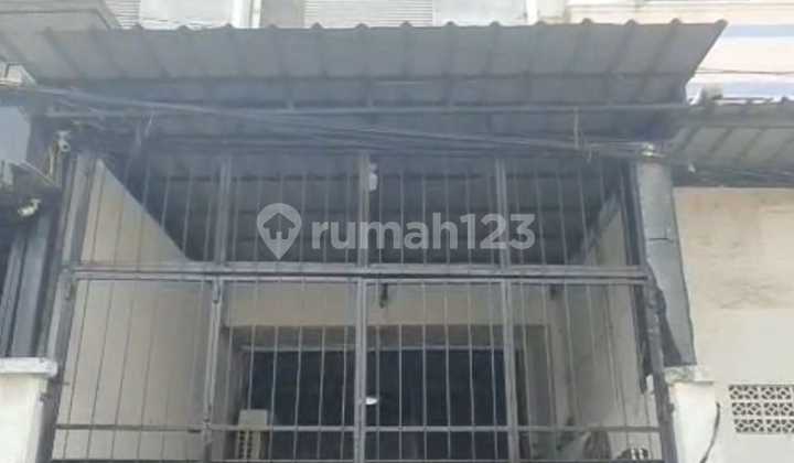 Dijual Rumah 4 Lantai Lokasi Strategis di Jl Gaharu Jelambar - foto 1