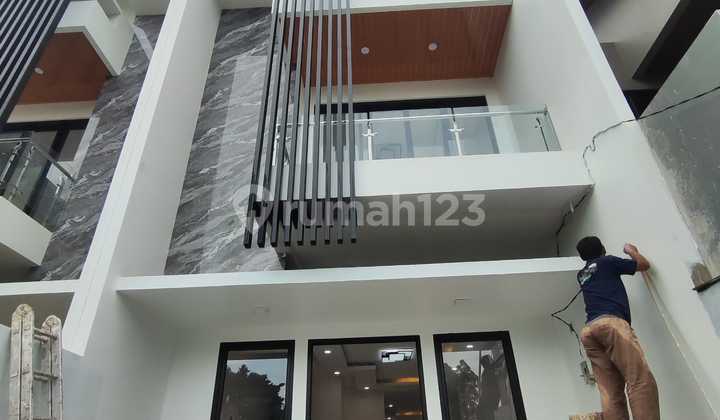 Rumah Baru 2 Lantai di Kav Dki Meruya Banyak Bonusnya - foto 1