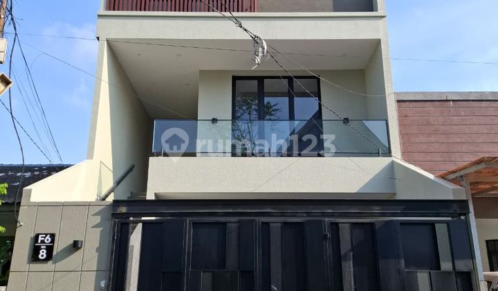 Rumah Mewan Design Modern Ada Private Pool & Lift di Puri Indah - foto 1