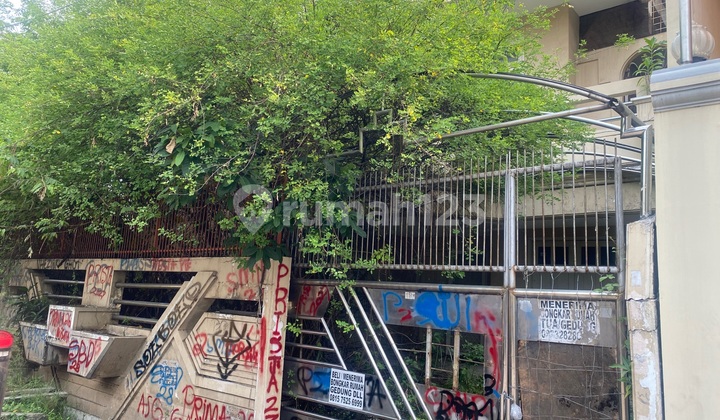 Rumah di Green Garden Jakarta Barat 2Lantai Cuma Hitung Tanah - foto 1