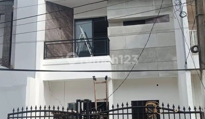 Di Jual Rumah 3 Lantai di Citra 3, Kalideres, Jakarta Barat - foto 1