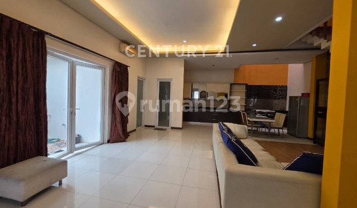 Rumah Hoek Bagus Bebas Banjir, Harga Bagus! - foto 1
