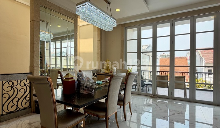 Rumah Sultan 20X20 Furnish 4 Lantai Duri Kepa Dekat Tanjung Duren Jakarta Barat - foto 1
