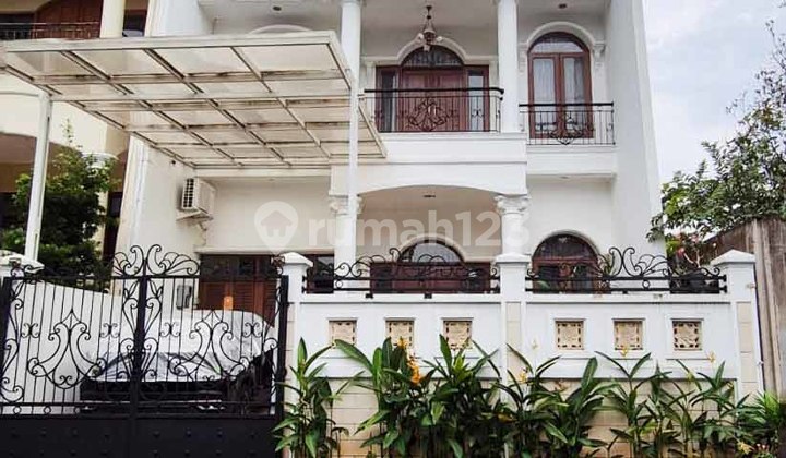 Dijual Rumah Mewah Furnished Siap Huni di Permata Buana Kembangan Jakarta Barat - LT 160M², Bebas Banjir, Lokasi Premium - foto 1