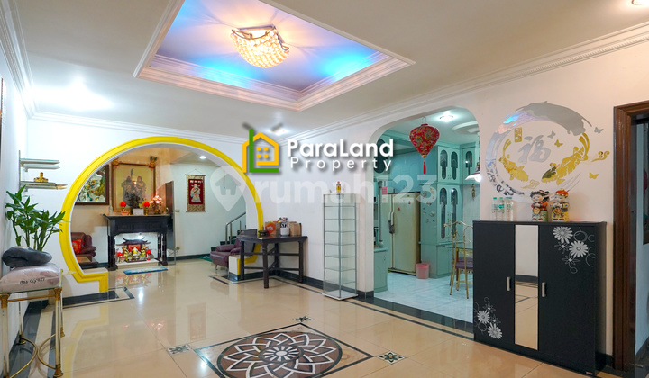 Unit Langka!! Taman Palem 3 Lantai Luas 200Mtr Nego Sampai Deal, Kondisi Terawat dan Siap Huni - foto 1