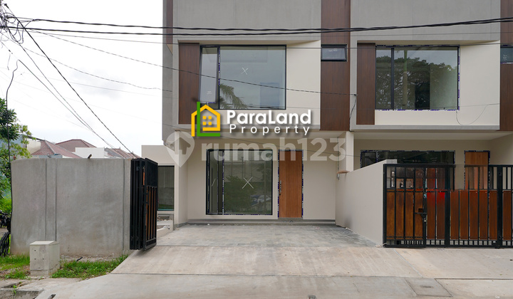 Unit Baru!! Villa Meruya Rumah Hook Luas 150 Meter Jalan Utama bisa Buat Usaha - foto 1