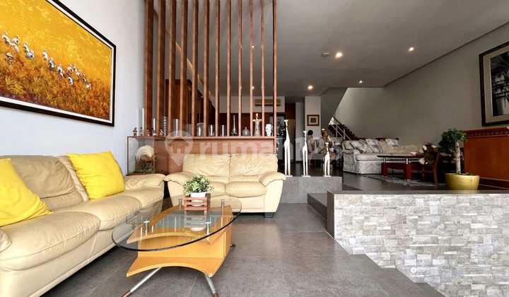 Dijual‼️ Rumah 3 LT di Puri Indah - foto 1