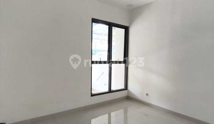Dijual‼️ Rumah Baru SHM di Metland Puri, Cluster Clemantis - foto 1