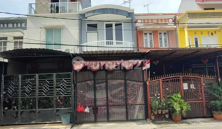 Rumah Cantik di Taman Palem, Jakarta Barat - foto 1