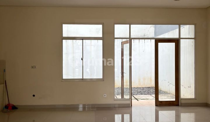 Dijual Cepat Rumah Golf Lake Residence 8X18 - foto 1
