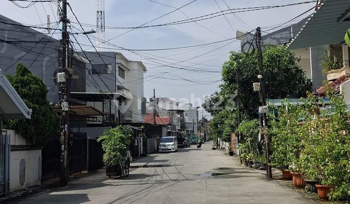 Dijual Rumah di Duri Kepa Mas Taman Ratu Jakarta Barat - foto 1