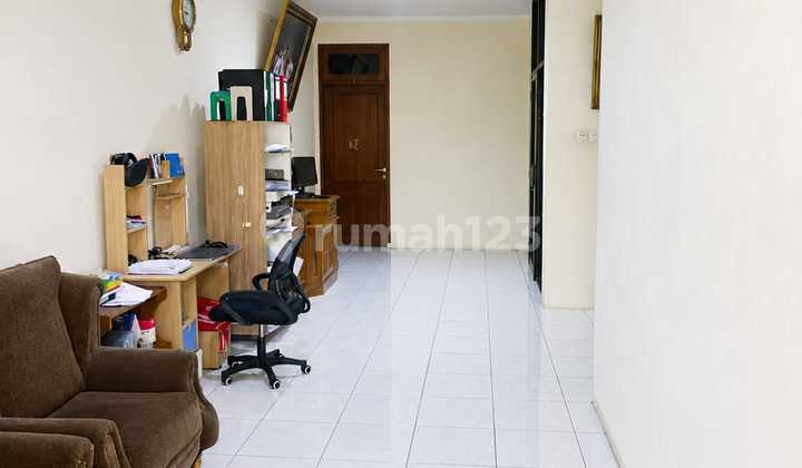 Rumah Ukuran Gede Lokasi Komplek di Duri Kepa(Dk483) - foto 1