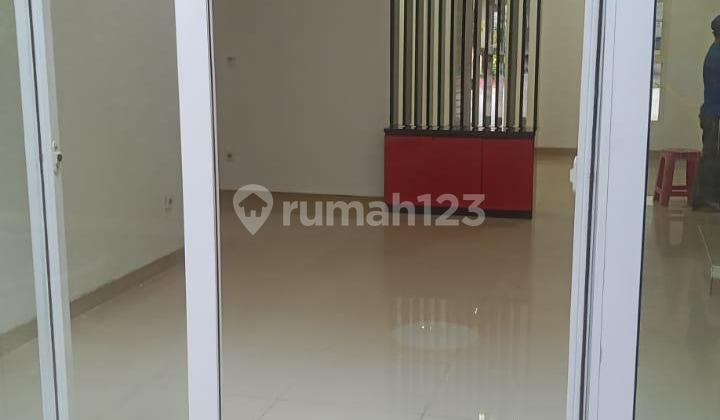 Dijual Rumah Golf Lake Cengkareng Siap Huni Kondisi Bagus - foto 1