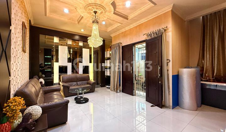 Jual Cepat! Full Furnish, Nyaman Rumah Cantik Mewah di Tomang Jakarta Barat. - foto 1
