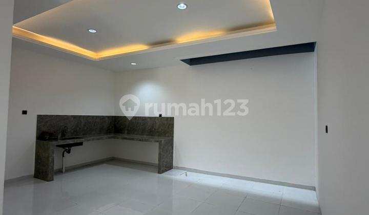 Dijual Rumah Brandnew Tomang 3.5 Lantai Strategis - foto 1