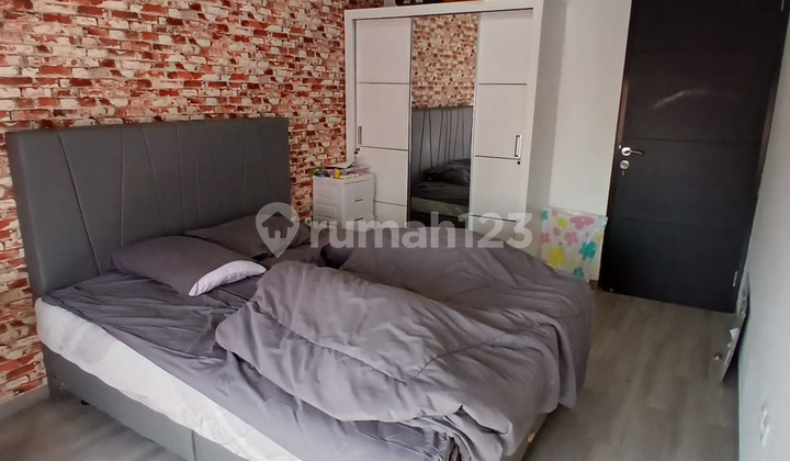 Dijual Rumah Jakarta Barat - foto 1
