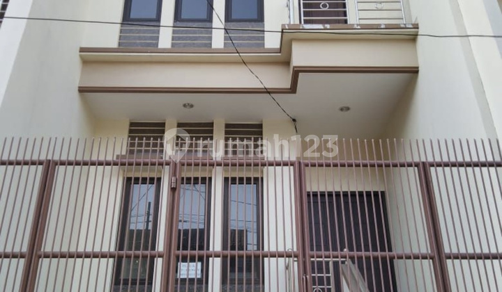 Dijual Rumah Jakarta Barat - foto 1