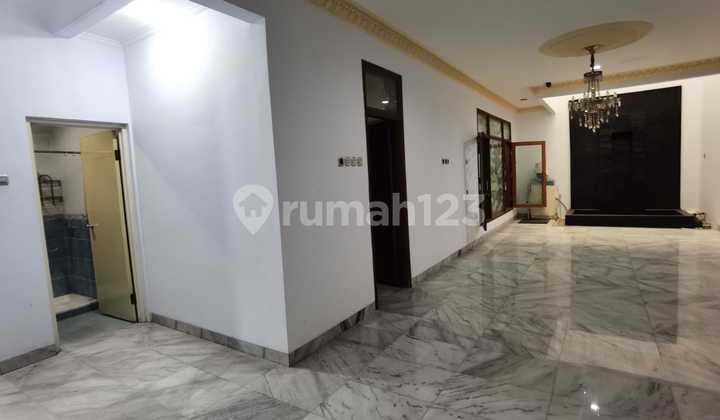Rumah Mewah 2 Lantai Siap Huni di Taman Aries - foto 1