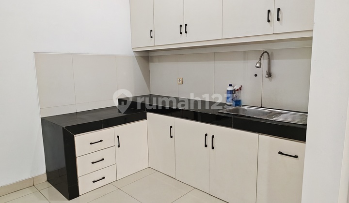 Dijual Rumah Full Renov Semi Furnished Cluster Asia Green Lake City - foto 1