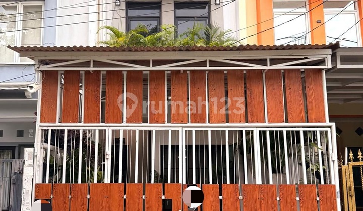 Rumah Mewah Furnished SHM di Taman Palem Lestari - foto 1