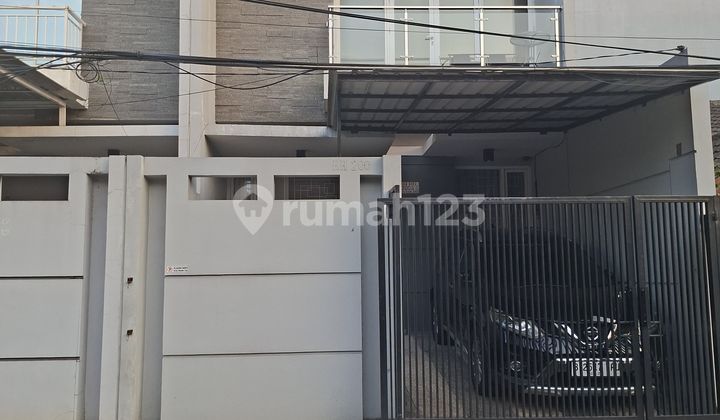 Dijual Rumah Furnished Jaminan Bebas Banjir di Duri Kepa - foto 1