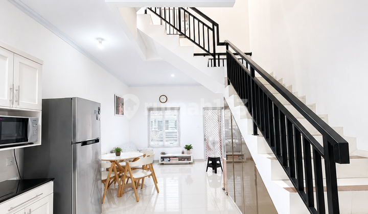 Rumah Second Rasa Baru Tanjung Duren - foto 1