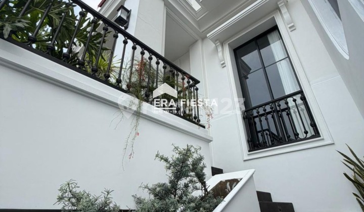 Rumah Mewah, Bagus dan Strategis di Permata Buana, Jakarta Barat - foto 1
