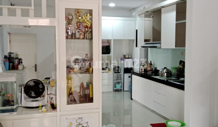 Dijual Murah Rumah 2 Lantai Posisi Hook Siap Huni Bebas Banjir SHM di Golf Lake Residence Cengkareng - foto 1