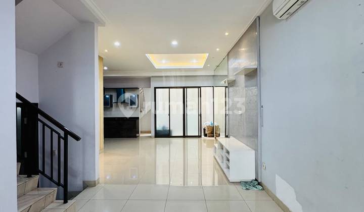 Dijual Cepat Rumah Green Lake City Cluster Asia 2.5 Lantai - foto 1