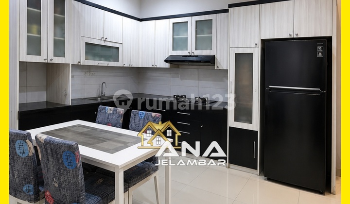 Ana Rumah 3Lt Luas 4.5X15m2 Jalan 2 Mobil di Tomang - * Good- Deal !!* - foto 1