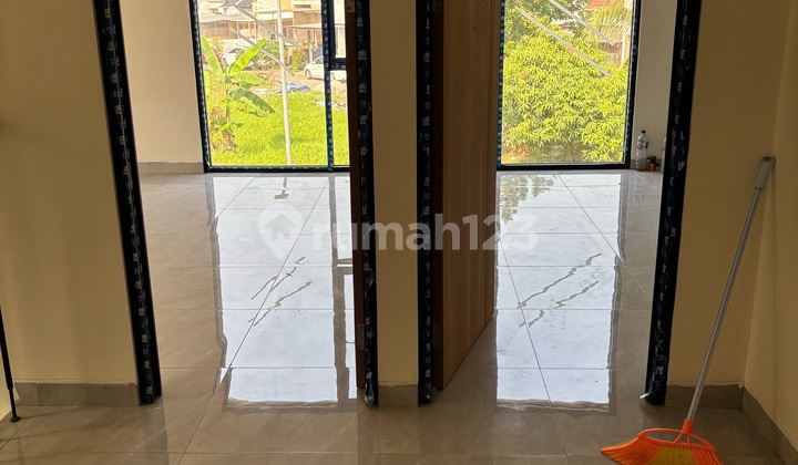 Di Jual Rumah Hoek Harga Murah di Metland Puri - foto 1