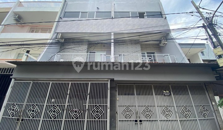 Rumah 4 Lantai di Jelambar Sakti, Jakarta Barat - foto 1
