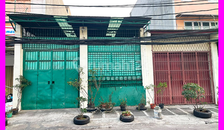 Dhyana Rumah Lama Luas Tanah 213M2 Hadap Selatan di Jalan Raya Jelambar - foto 1