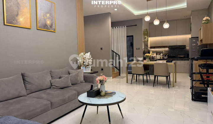 Rumah 2 Lantai Minimalis Modern Taman Aries Hadap Timur - 120M2 - foto 1