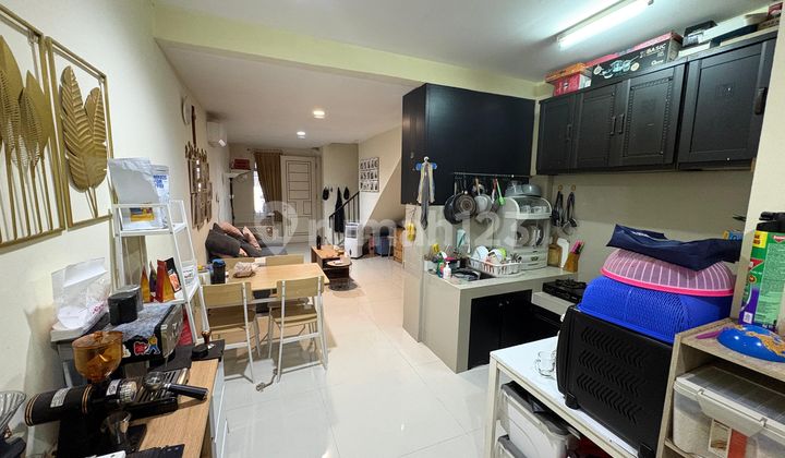 Rumah 2 1/2 Lantai Siap Huni Bagus dan Rapi Taman Palem Lestari - foto 1