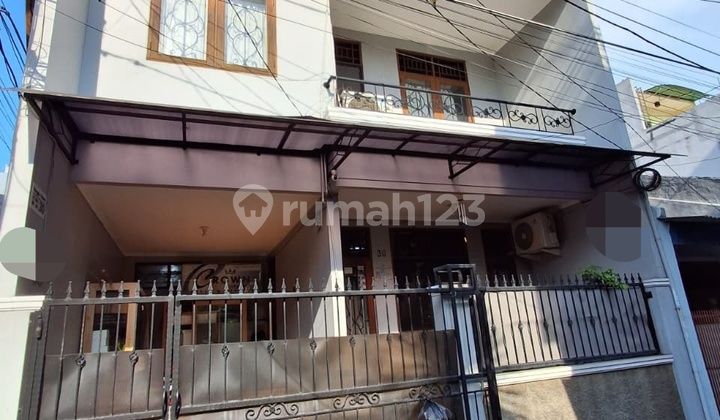 Dijual Rumah Murah Bangunan Bagus Tanjung Duren Luas 77 M2 SHM Hadap Barat - foto 1