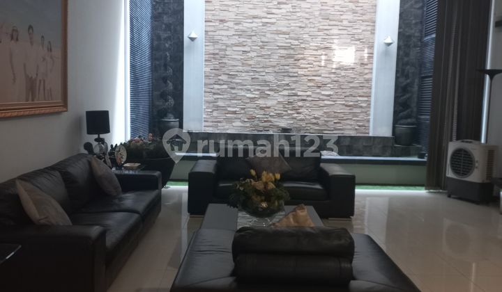 Rumah 2 Lantai Mezanine di Puri Indah Hadap Selatan - foto 1