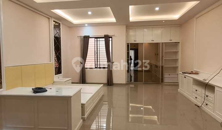 Rumah Green Lake Cluster Asia Uk 6X18 Renov 2,5 LT Semi Furnish - foto 1