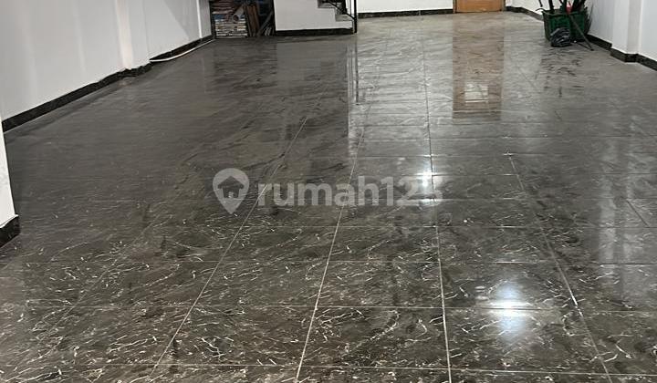 Rumah 3 Lantai Setengah di Kerendang Tambora - foto 1