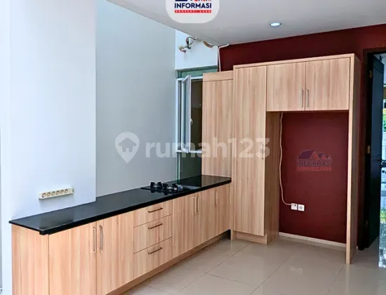 Rumah Huk Permata Buana,Lt.238m2,3 Lantai, - foto 1