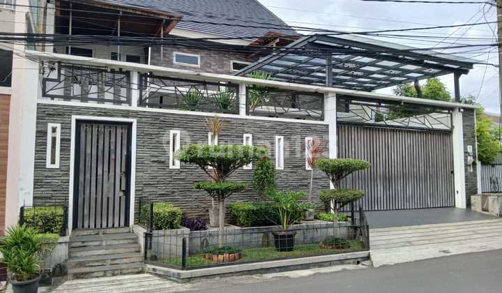 Rumah 2 Lantai, Lingkungan Asri, Siap Huni, di Jakarta Barat - foto 1
