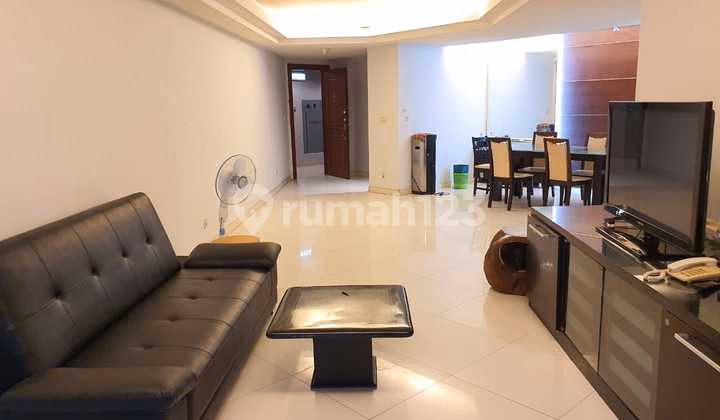 Apartemen Taman Anggrek Jual 3BR - Apartemen 18 lantai di Taman A #655385