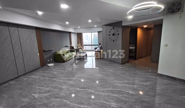 Apartemen Taman Anggrek Jual 3BR - Apartemen 31 lantai di Taman A #605587