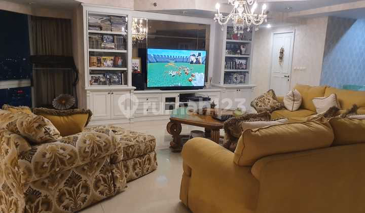 Apartemen Taman Anggrek Jual 4BR - Apartemen 40 lantai di Taman A #563515