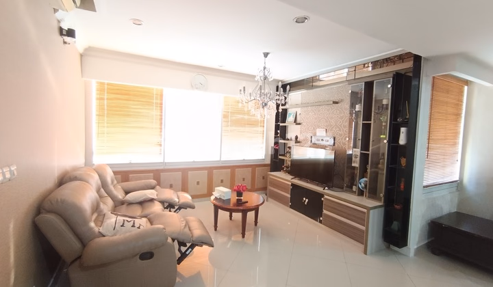 Apartemen Taman Anggrek Jual 3BR 176m² Lt.176 - Hunian berupa Unit apartemen 1 #481080