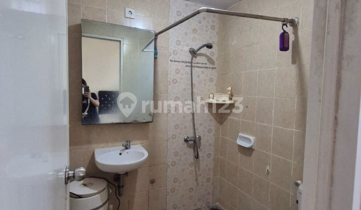 Apartemen Central Park Sewa Studio Central Park - Berlokasi di Central Park, Jak #678849