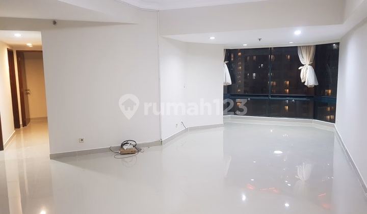 Apartemen Taman Anggrek Jual 3BR 146m² Lt.146 - KT 3+1
Km 2+1
Luas 146m2 nett #490277